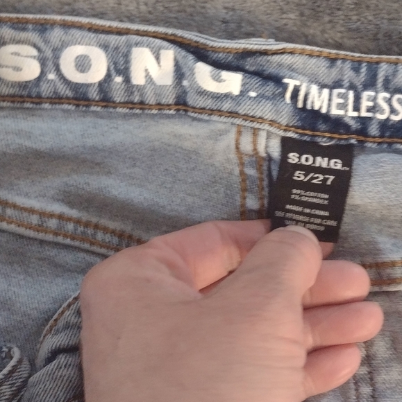 Jeans - Picture 2 of 3